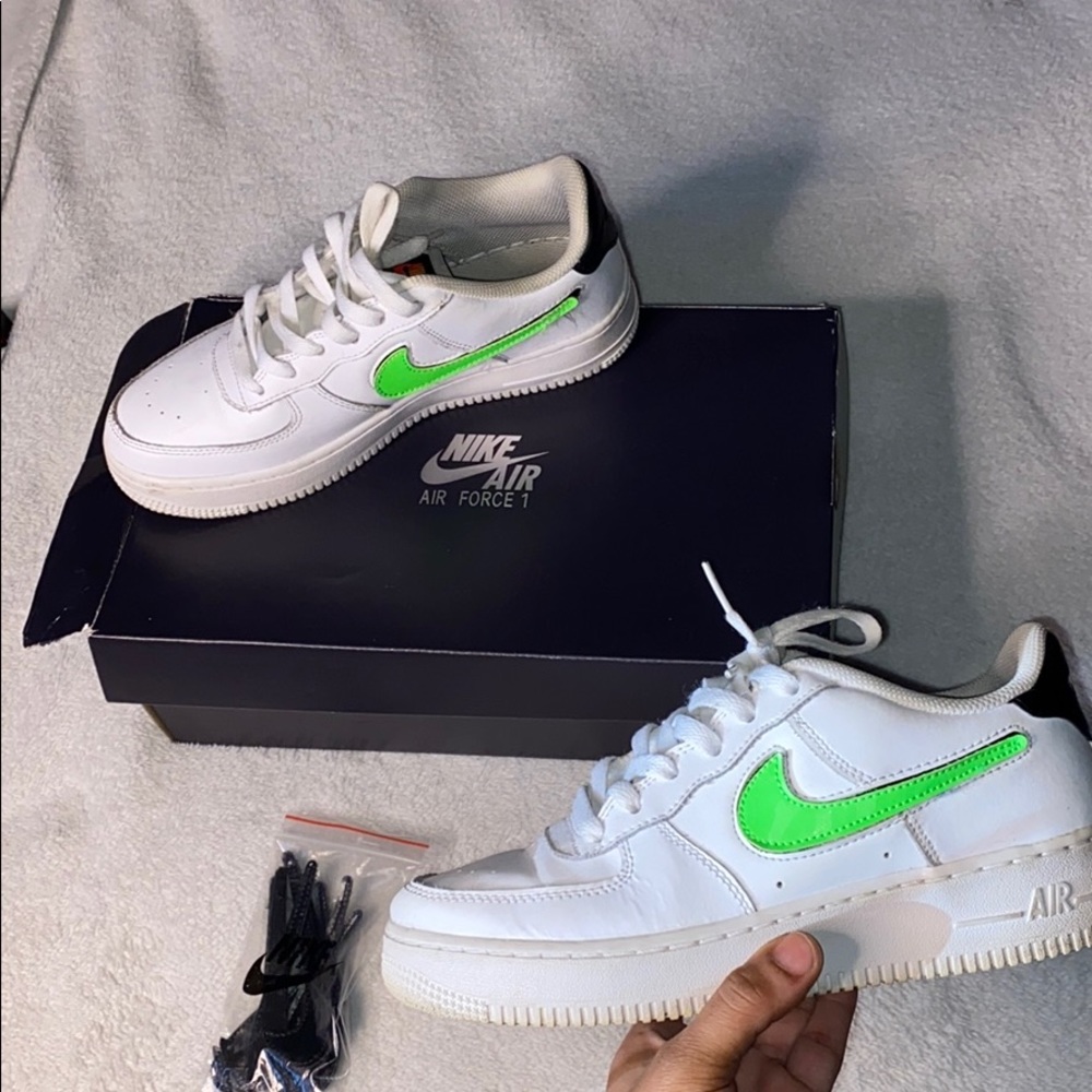 Nike Air Force 1 LV8 3